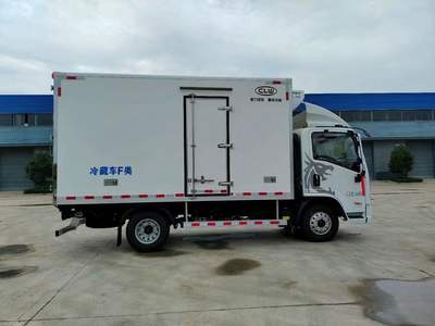 陕汽德龙150马力4.2米冷藏车 蓝牌轻卡中的高效冷链运输能手